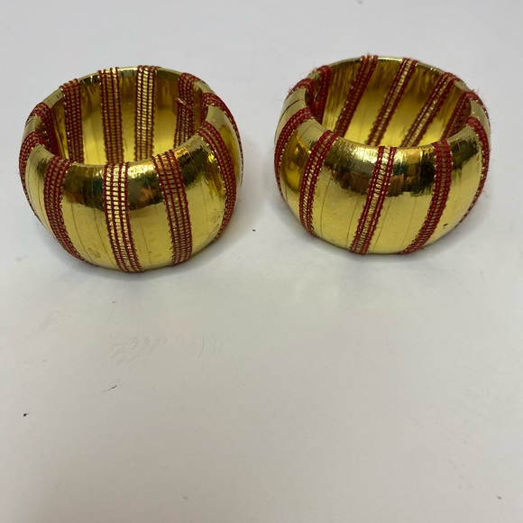 Set of 2 Christmas Holiday Napkin Rings Gold And Red - Picture 4 of 4